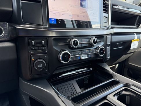 New 2026 Ford F250 Lariat w/ Black Appearance Package image 18