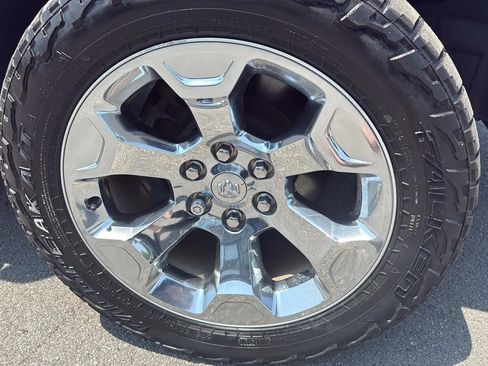 Used 2019 RAM 1500 Big Horn AWD/4WD image 14
