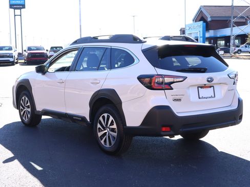 Used 2024 Subaru Outback Premium image 7