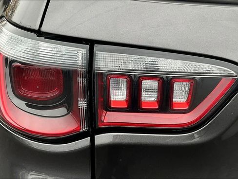 Used 2024 Jeep Compass Latitude image 45