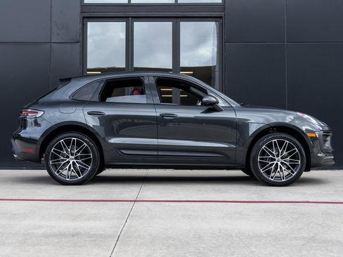 New 2026 Porsche Macan image 12