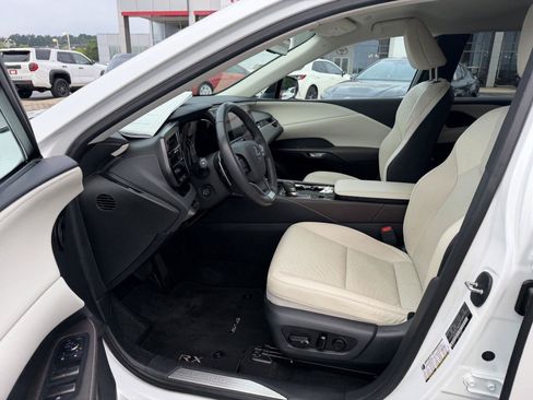 Used 2024 Lexus RX 350 FWD w/ Technology Package image 8