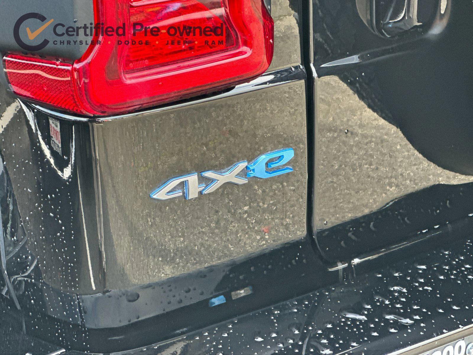 Used 2024 Jeep Wrangler High Altitude AWD/4WD image 28