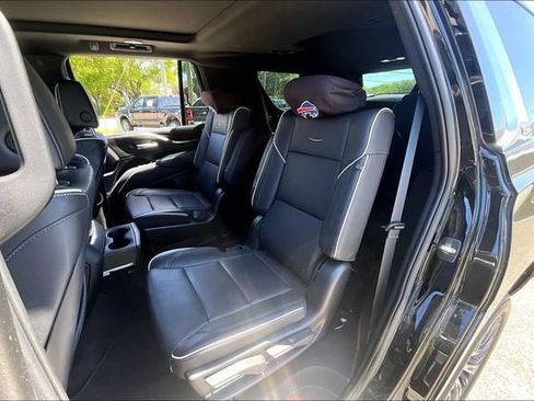 Used 2023 Cadillac Escalade Premium Luxury AWD/4WD image 19