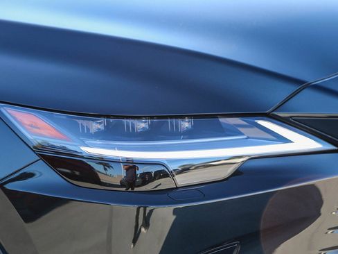 New 2026 Lexus RX 450h AWD image 8