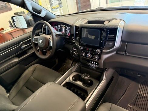 Used 2025 RAM 1500 Big Horn w/ Night Edition AWD/4WD image 10