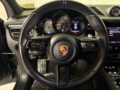 Used 2022 Porsche Macan AWD/4WD image 19