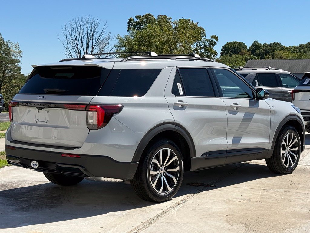 New 2027 Ford Explorer ST-Line AWD/4WD image 34