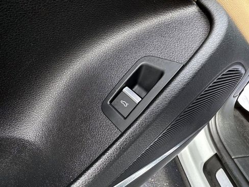 Used 2019 Audi Q8 Premium Plus w/ Premium Plus image 12