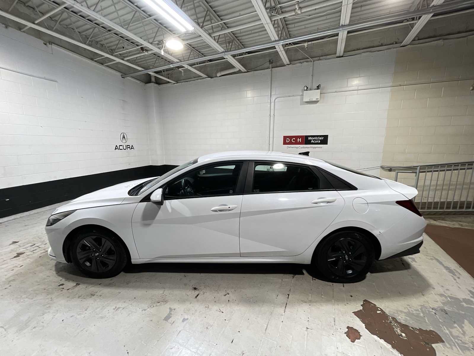 Used 2021 Hyundai Elantra SEL FWD image 3