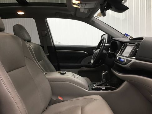 Used 2019 Toyota Highlander Limited Platinum AWD/4WD image 26
