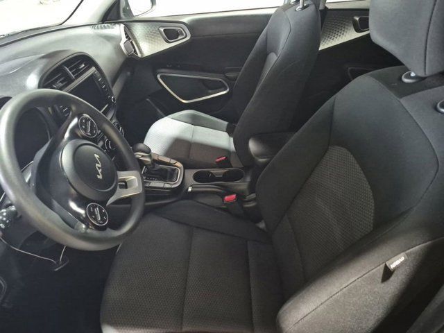 Certified 2023 Kia Soul LX FWD image 6
