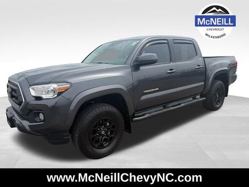 Used 2021 Toyota Tacoma SR5 RWD image 3