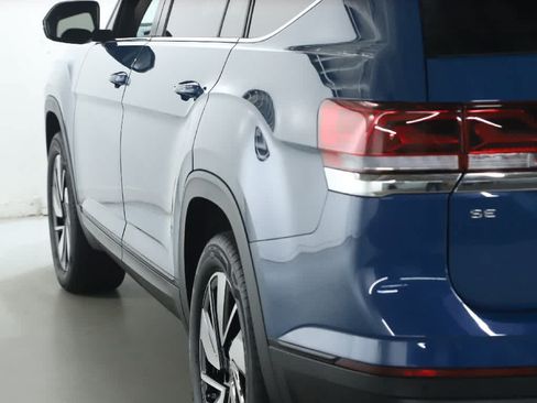 Certified 2026 Volkswagen Atlas SE w/ Panoramic Sunroof Package AWD/4WD image 47