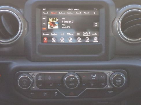 Used 2018 Jeep Wrangler Unlimited Sahara w/ LED Lighting Group image 17