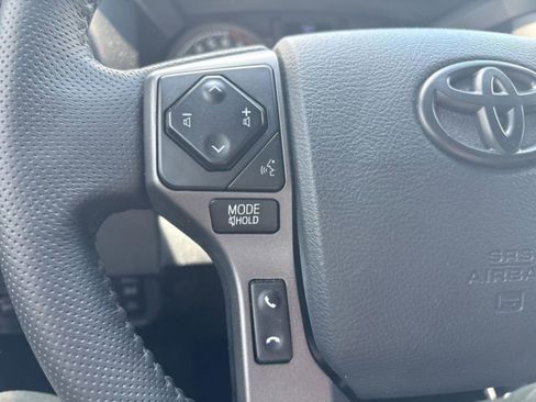 Used 2020 Toyota Tacoma TRD Sport AWD/4WD image 11