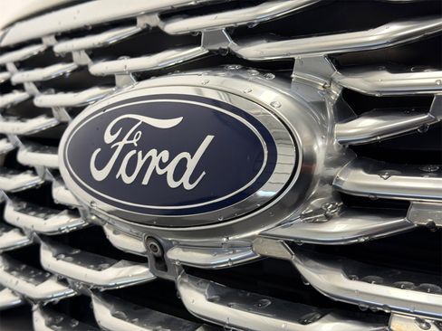 Used 2020 Ford Explorer Platinum w/ Premium Technology Package image 15