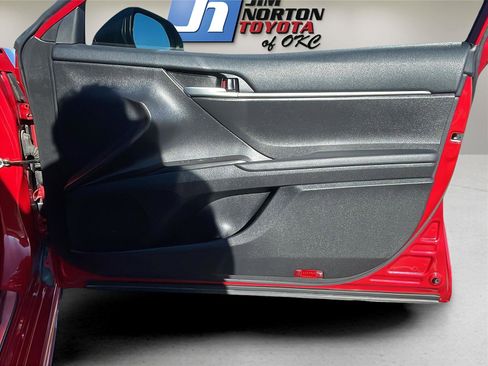 Used 2024 Toyota Camry SE image 13