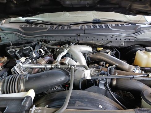 Used 2020 Ford F250 Lariat w/ Lariat Ultimate Package AWD/4WD image 14
