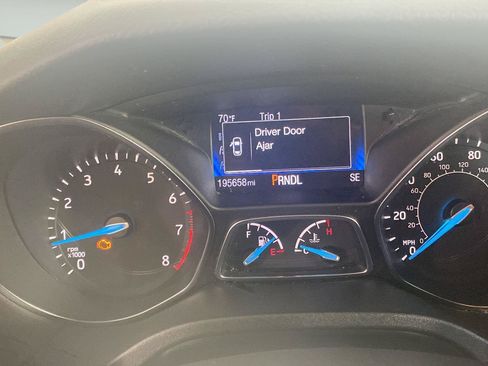 Used 2017 Ford Focus SE FWD image 18