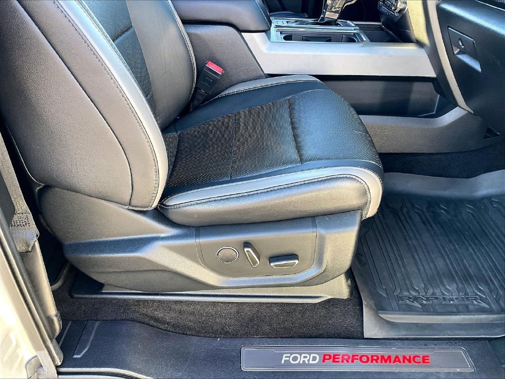 Used 2018 Ford F150 Raptor w/ Equipment Group 802A Luxury AWD/4WD image 37