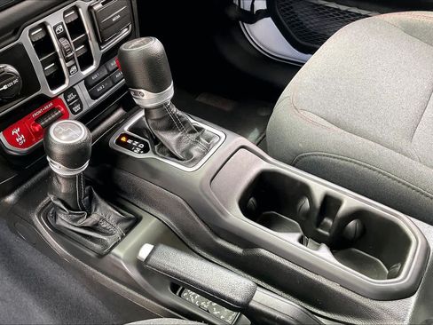 Used 2026 Jeep Gladiator Rubicon AWD/4WD image 15