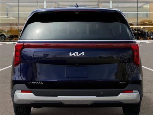 New 2025 Kia Carnival EX image 13