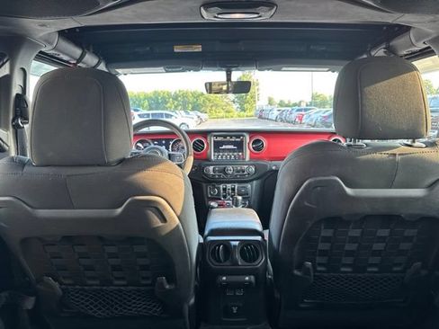 Used 2018 Jeep Wrangler Unlimited Rubicon AWD/4WD image 12