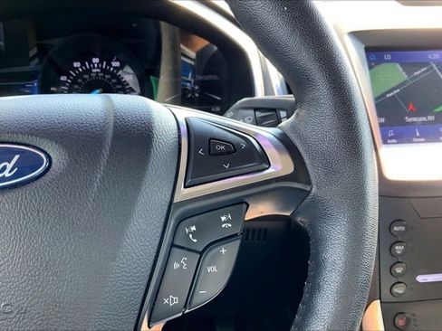 Used 2020 Ford Edge Titanium AWD/4WD image 18