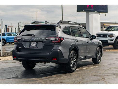 Used 2025 Subaru Outback Onyx Edition image 4