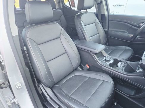 Used 2020 GMC Acadia SLT image 17