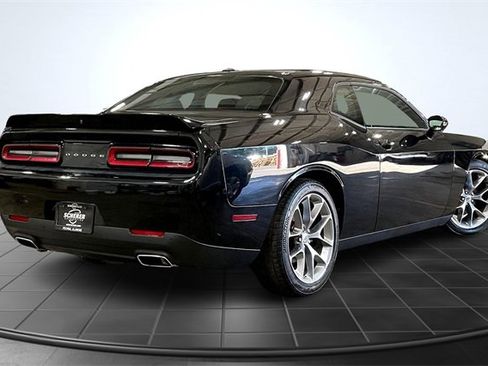 Used 2022 Dodge Challenger GT image 2