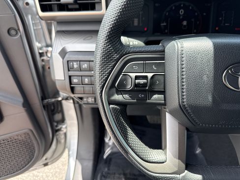 Used 2024 Toyota Tacoma SR5 w/ SR5 Upgrade Package AWD/4WD image 19