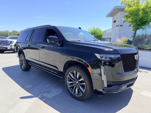 Used 2021 Cadillac Escalade ESV Sport Platinum image 1
