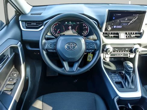 Used 2025 Toyota RAV4 LE AWD/4WD image 14