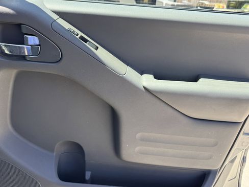 Used 2019 Nissan Frontier SV RWD image 8
