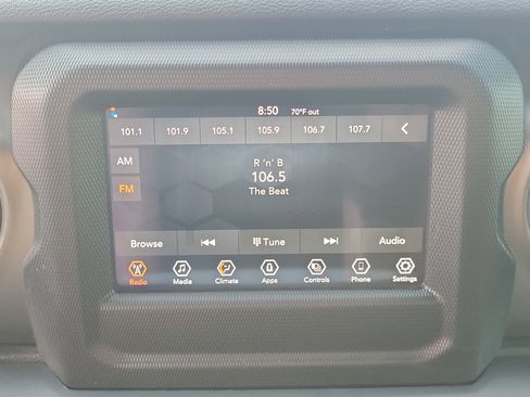 Used 2022 Jeep Gladiator Sport image 17