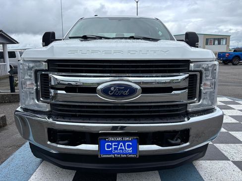 Used 2019 Ford F350 XLT w/ Camper Package AWD/4WD image 9