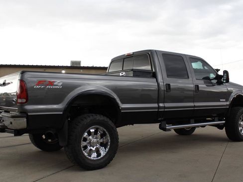 Used 2005 Ford F350 Lariat AWD/4WD image 32