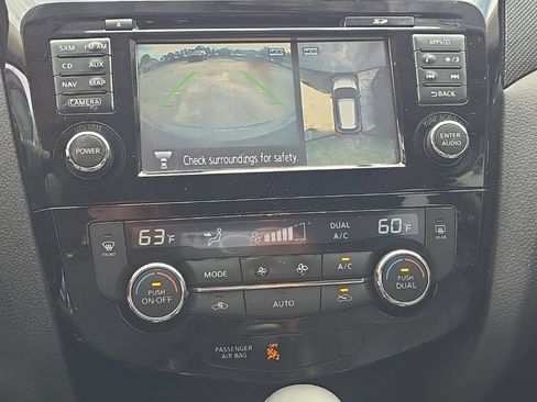 Used 2016 Nissan Rogue SL w/ SL Premium Package FWD image 16