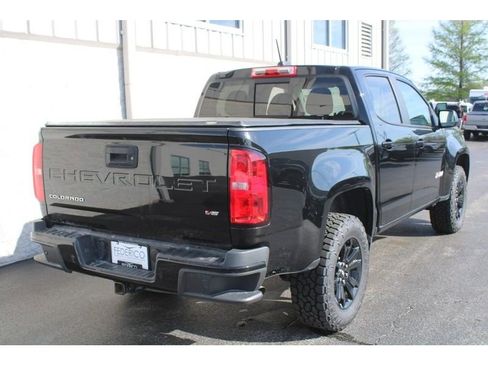 Used 2022 Chevrolet Colorado Z71 w/ Z71 Midnight Edition AWD/4WD image 3