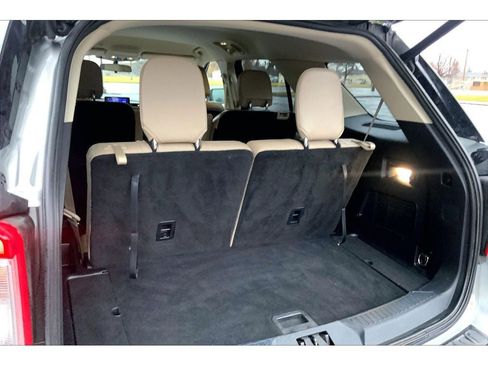 Used 2020 Ford Explorer XLT w/ Equipment Group 202A image 11