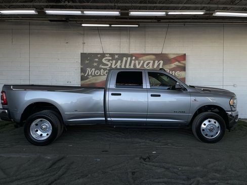 Used 2020 RAM 3500 Tradesman w/ Chrome Appearance Group image 6