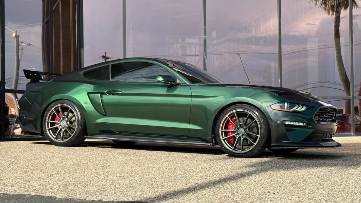 Used 2021 Ford Mustang GT Premium w/ Equipment Group 401A RWD image 16