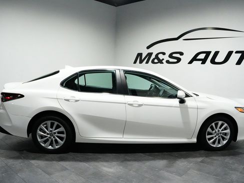 Used 2021 Toyota Camry LE image 8