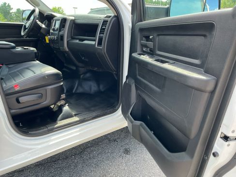 Used 2022 RAM 1500 Tradesman w/ Chrome Appearance Group AWD/4WD image 32