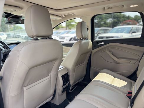 Used 2019 Ford Escape Titanium AWD/4WD image 13