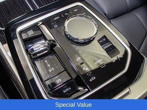 Used 2025 BMW 750e xDrive w/ Premium Package AWD/4WD image 20