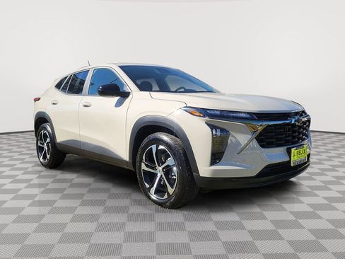 New 2026 Chevrolet Trax RS w/ Sunroof Package image 2