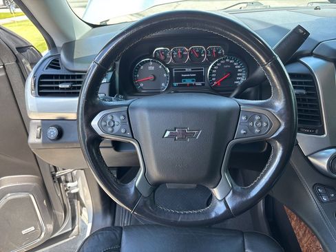 Used 2020 Chevrolet Suburban Premier image 43